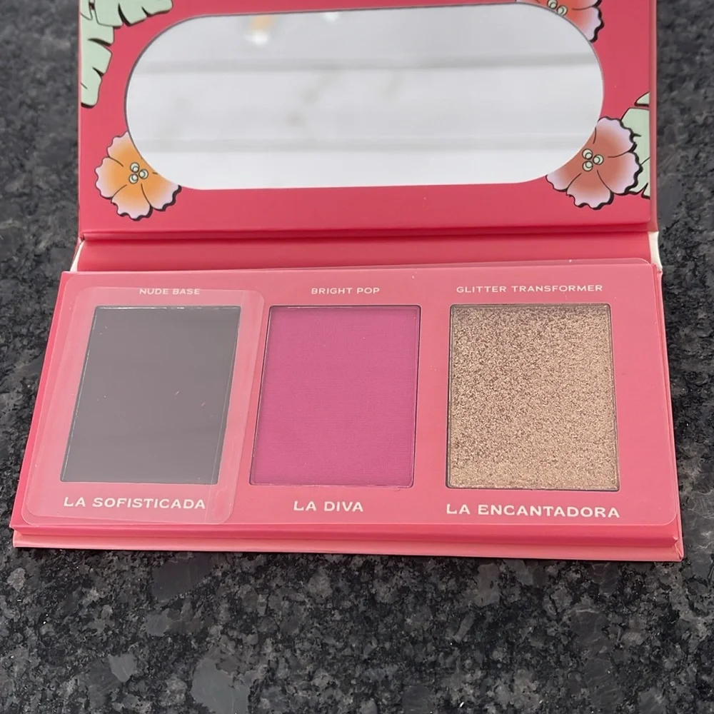 Alamar Viva Las Cheeks Cheek Palette Dark/Rich base, blush & glitter transformer